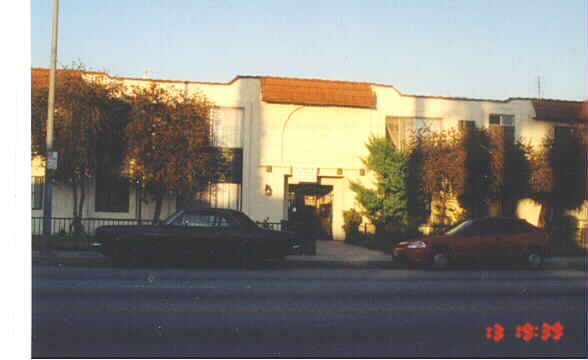 5306 Cahuenga Blvd in North Hollywood, CA - Building Photo