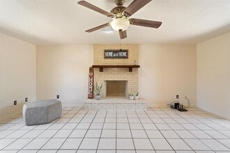 104 Tomahawk Trail in Del Rio, TX - Foto de edificio - Building Photo