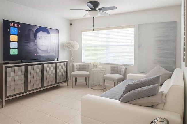 6671 Via Regina in Boca Raton, FL - Building Photo - Building Photo