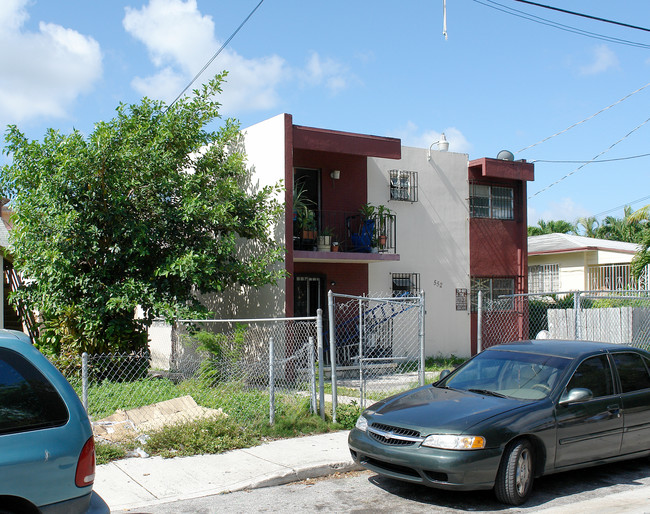 552 SW 3rd St in Miami, FL - Building Photo - Building Photo