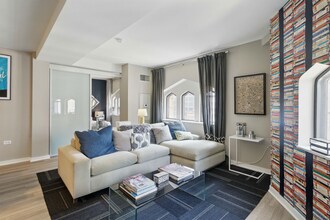 185 W Randolph St in Chicago, IL - Foto de edificio - Building Photo