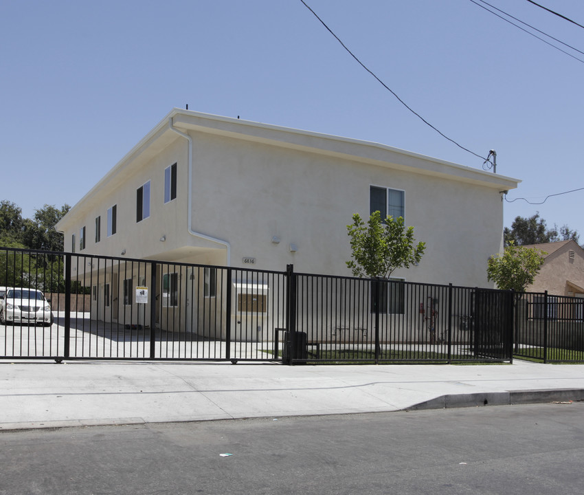 6836 Agnes Ave in North Hollywood, CA - Building Photo