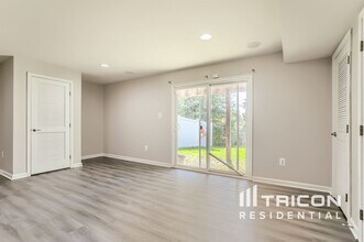 586 Fox River Hills Way in Glen Burnie, MD - Building Photo - Building Photo