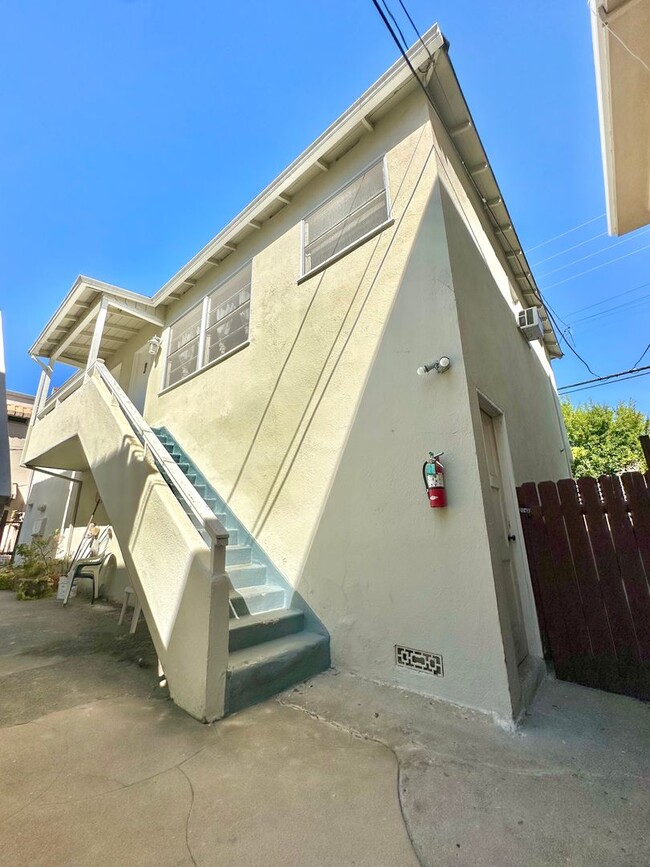 320 Rexford Dr-Unit -320 S. Rexford Dr Apt B in Beverly Hills, CA - Building Photo - Building Photo