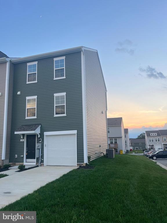 230 Clifton Mnr in Falling Waters, WV - Building Photo - Building Photo