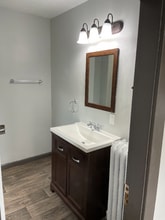 301 W Lincoln St-Unit -Apt 3 in Findlay, OH - Building Photo - Building Photo