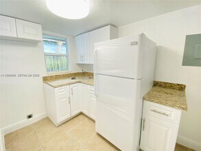 2996 NW 93rd St in Miami, FL - Building Photo - Building Photo