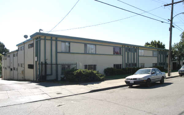 2000 36th Ave in Oakland, CA - Building Photo - Building Photo