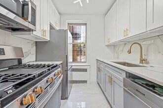 124-16 84th Rd in Queens, NY - Building Photo - Building Photo