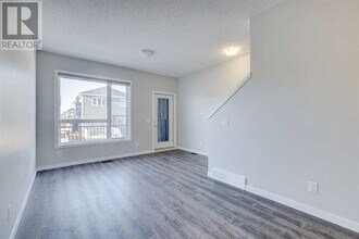 301 Redstone Blvd NE in Calgary, AB - Building Photo - Building Photo