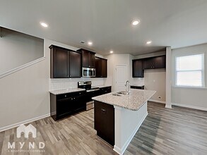 1306 Sweetbriar Cir in East Point, GA - Foto de edificio - Building Photo