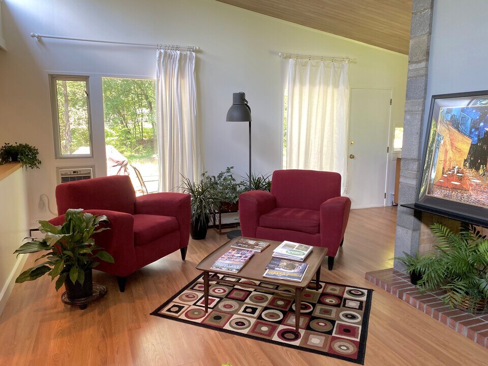 983 Cayuga Heights Rd in Ithaca, NY - Building Photo