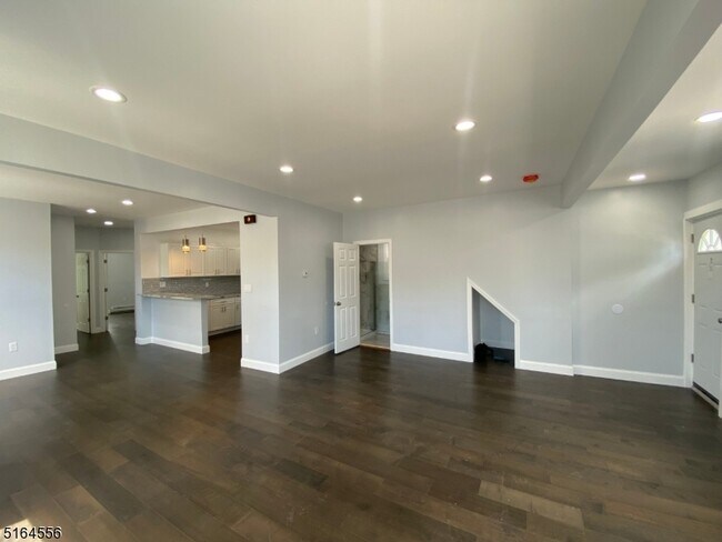 41 Hinsdale Pl-Unit -1 in Newark, NJ - Building Photo - Building Photo