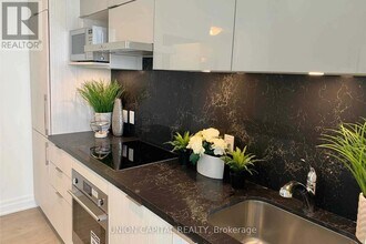 18 Rouge Valley Dr W in Markham, ON - Building Photo - Building Photo