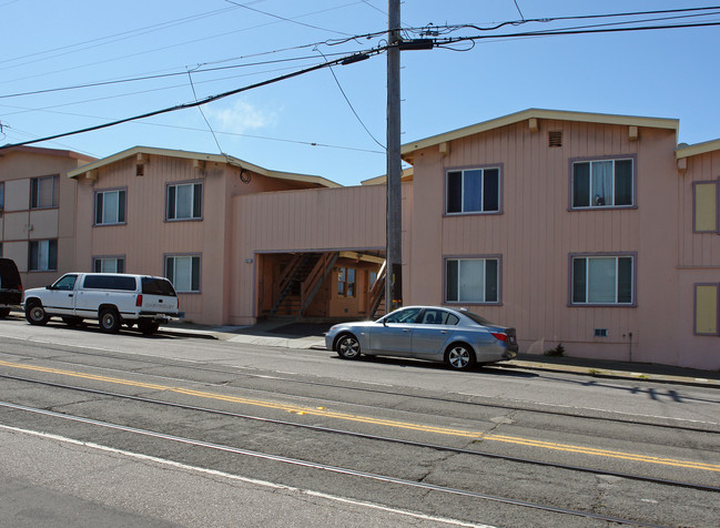 3215-3223 Taraval St in San Francisco, CA - Building Photo - Building Photo