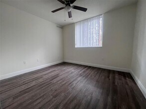 18335 NW 68th Ave, Unit 700-218 in Hialeah, FL - Building Photo - Building Photo