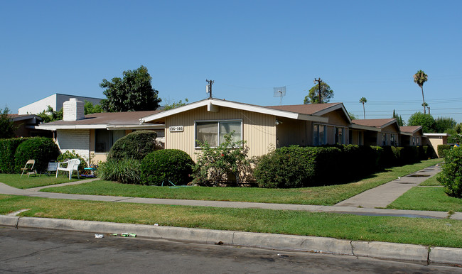 136-146 N Holly St in Orange, CA - Building Photo - Building Photo