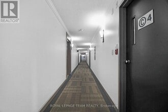 270 Brittany Dr in Ottawa, ON - Building Photo - Building Photo