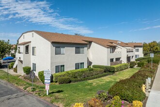 Benmark Villas in Lake Forest, CA - Building Photo - Building Photo