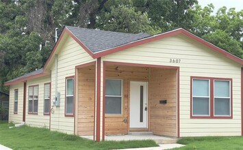 3607 Havana St in Dallas, TX - Foto de edificio - Building Photo