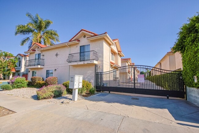 property at 18332 Keswick St