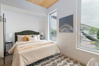 154 Broadway, Unit 303 in Somerville, MA - Building Photo - Building Photo