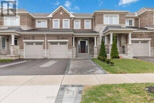 3494 Vernon Powell Dr in Oakville, ON - Building Photo