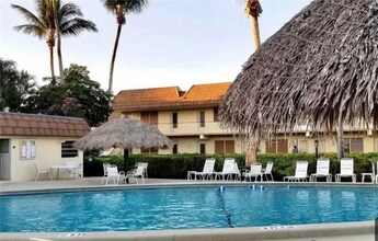 240 N Collier Blvd in Marco Island, FL - Building Photo - Building Photo