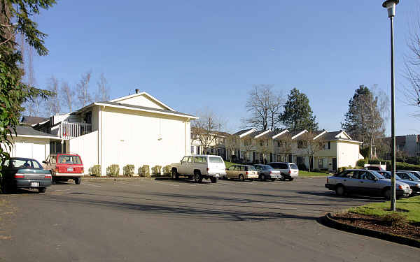 Apple Knoll Apartments in Vancouver, WA - Building Photo - Building Photo