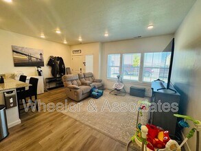 925 W 1000 N in Tremonton, UT - Foto de edificio - Building Photo