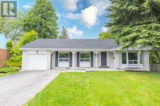 296 Dixon Blvd in Newmarket, ON - Building Photo - Building Photo