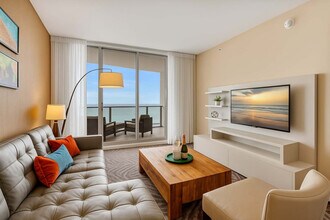 4111 S Ocean Dr in Hollywood, FL - Building Photo - Building Photo