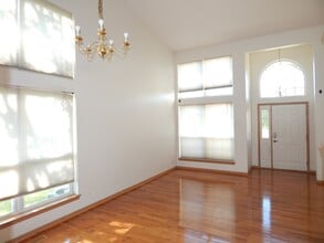 2800 E Bridleway Ct in Carpentersville, IL - Building Photo - Building Photo