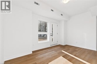 70 Kenesky Dr in Waterdown, ON - Building Photo - Building Photo