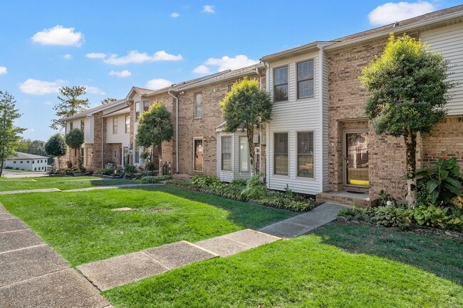 17 Magnolia Square in Clarksville, TN - Building Photo - Building Photo