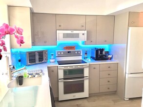 3235 NE 184th St, Unit 11101 in North Miami Beach, FL - Building Photo - Building Photo