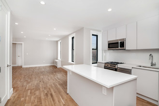 58 Linden Blvd in Brooklyn, NY - Building Photo - Building Photo