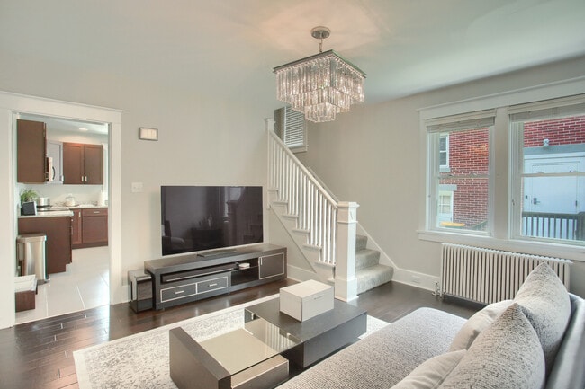 144 W Chocolate Ave in Hershey, PA - Foto de edificio - Building Photo