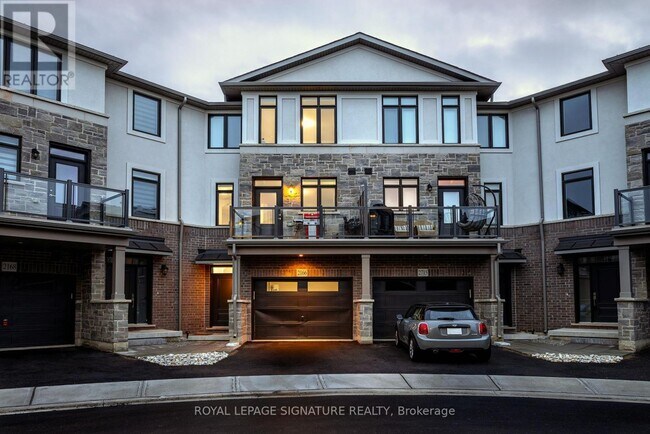 2166 Postmaster Dr in Oakville, ON - Building Photo - Building Photo