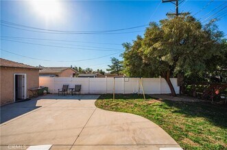 17205 Miller Ave in Fontana, CA - Building Photo - Building Photo