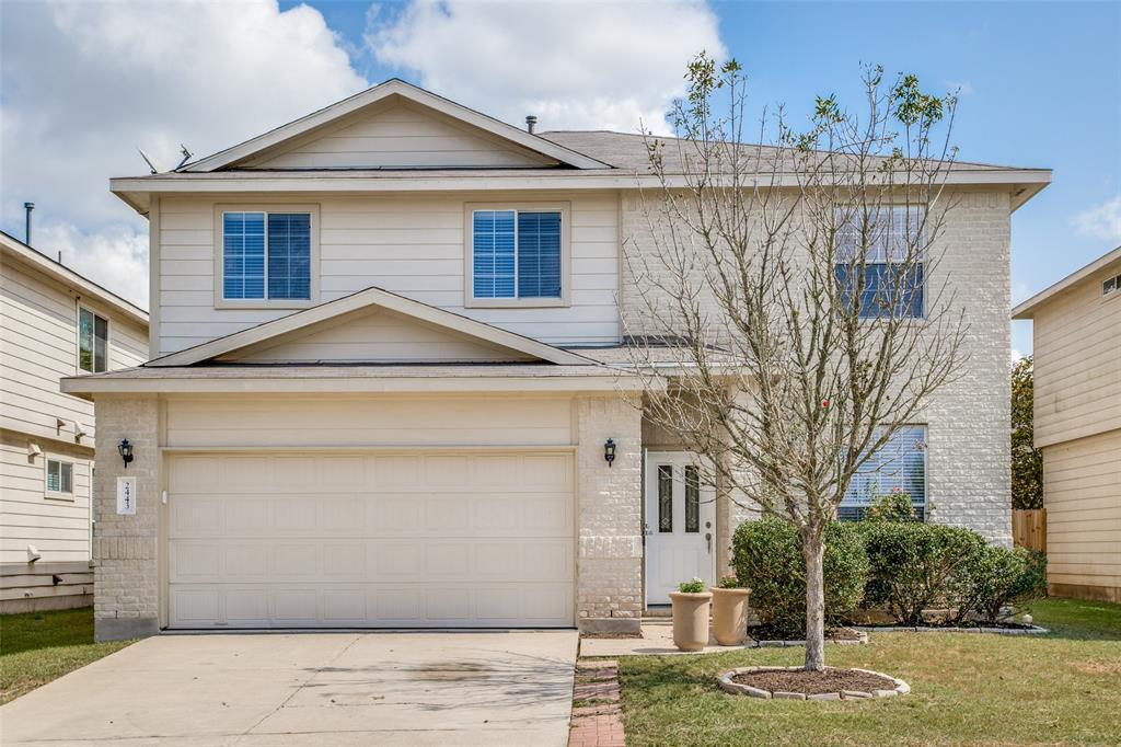 2443 Green Meadows Ln in Buda, TX - Building Photo