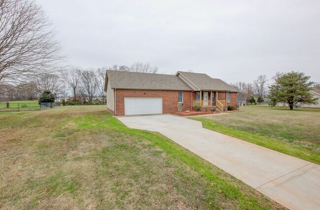 2481 Clarksville Rd in Trenton, KY - Building Photo - Building Photo