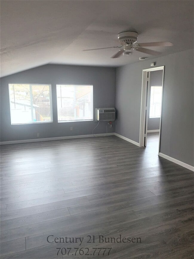 441 Earle St in Santa Rosa, CA - Building Photo - Building Photo