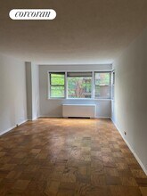 77 E 12th St in New York, NY - Building Photo - Building Photo
