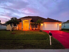 729 SW Sardinia Ave in Port St. Lucie, FL - Building Photo - Building Photo