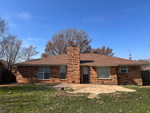 4609 Misty Valley W in Wichita Falls, TX - Building Photo - Building Photo