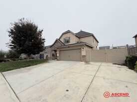 5419 Clarion Channel Ln in Bakersfield, CA - Building Photo
