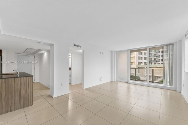 910 West Ave, Unit 0338 in Miami Beach, FL - Building Photo - Building Photo