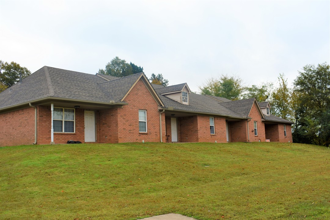 Fountain Square Apartments in Hernando, MS - Building Photo