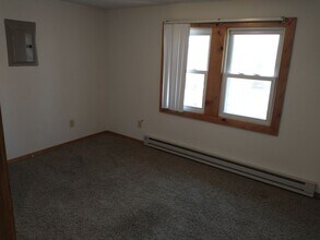 310 S 8th Ave W in Virginia, MN - Building Photo - Building Photo